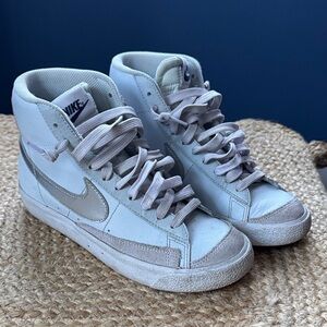 Nike Blazer Mid 77 Youth High Top Sneakers